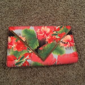 ALDO Clutch
